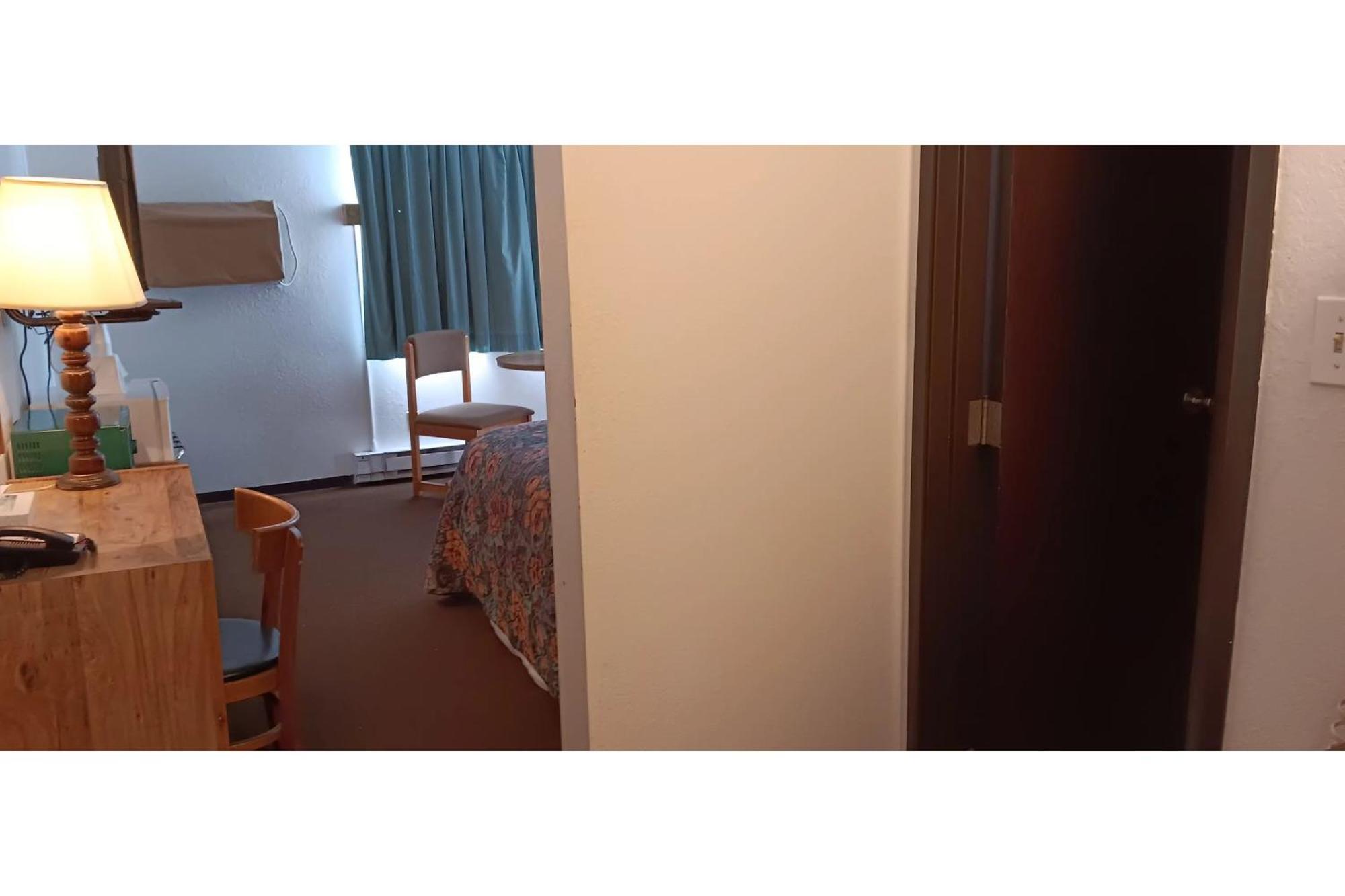 Scotwood Motel By Oyo Washburn Nd Экстерьер фото